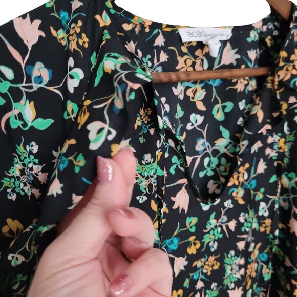 BCBG Generation Floral Print Blouse Womens Size S Ruffle V-Neck Tie Flowy - Picture 6 of 8